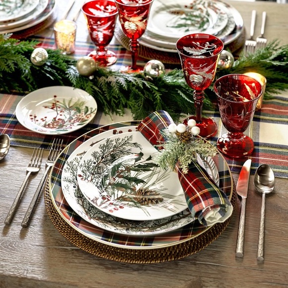 New Williams Sonoma Woodland Berry Appetizer Plates, Set of 4, Mixed Dinnerware